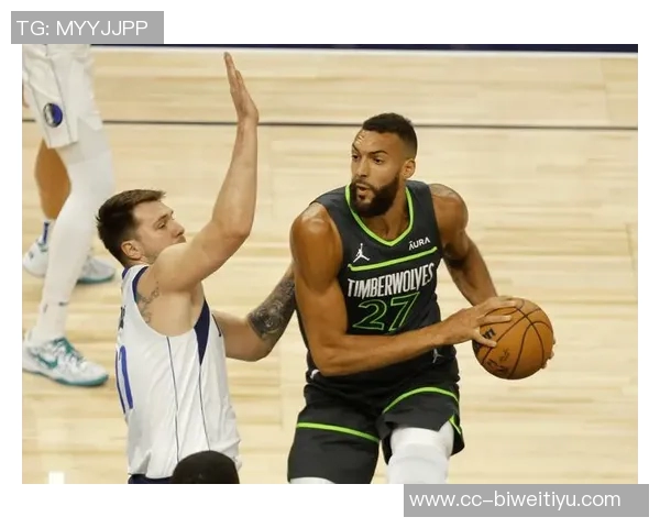 卢指导谈大洛重返轮换的原因专注应对戈贝尔等内线球员的对位需求调整